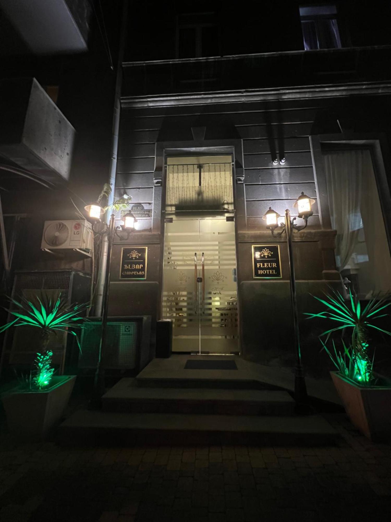 Hotel Fleur Yerevan Exterior foto